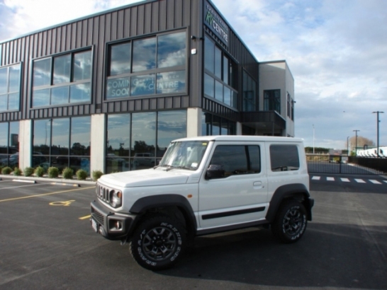 Suzuki Jimny Sierra- 5 speed manual
